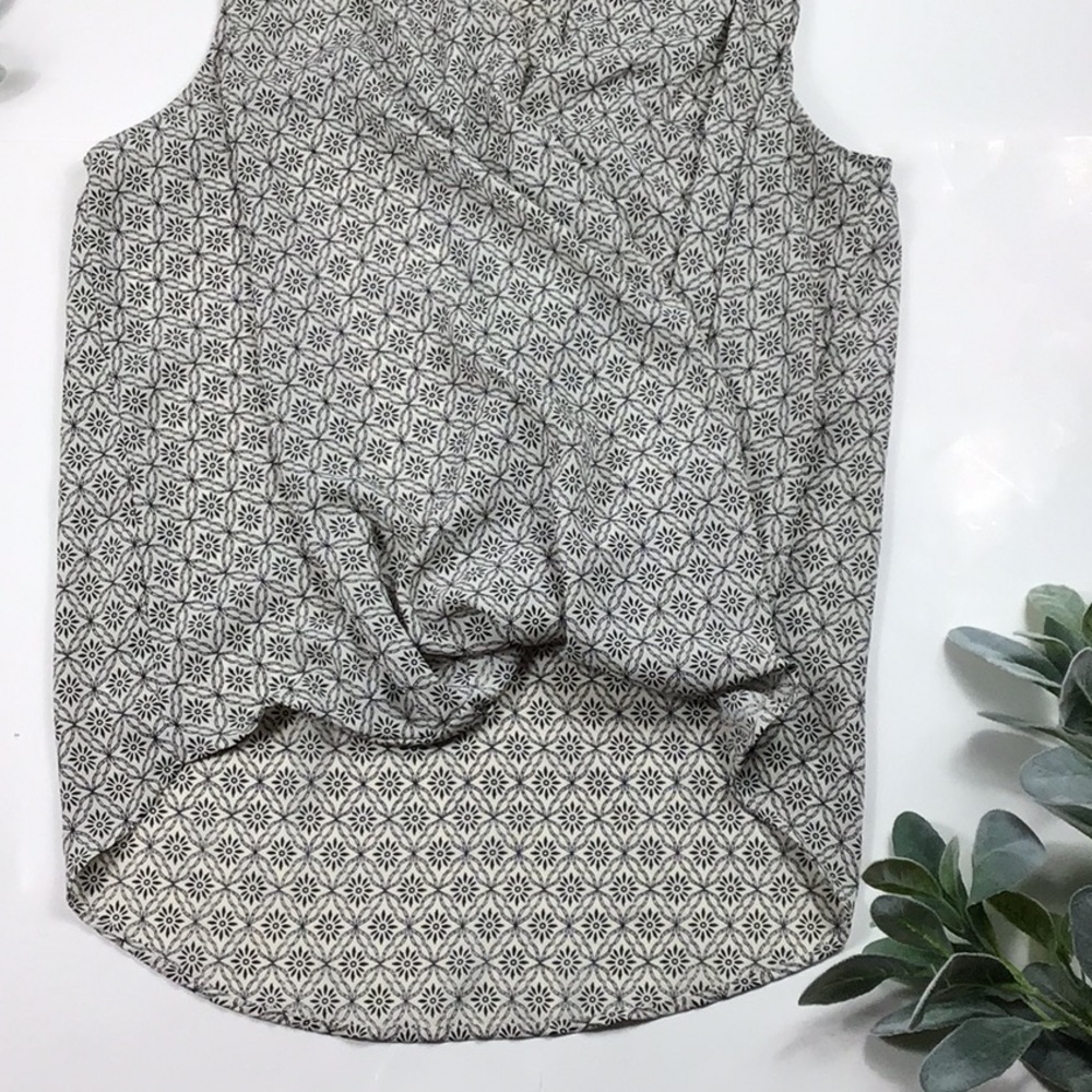 Anthropologie Everleigh > Sleeveless Floral Faux Wrap Blouse - Picture 3 of 11
